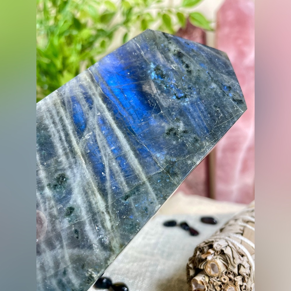 2359 Labradorite Crystal Tower with Electric Blue Flash - Picture 12 of 16